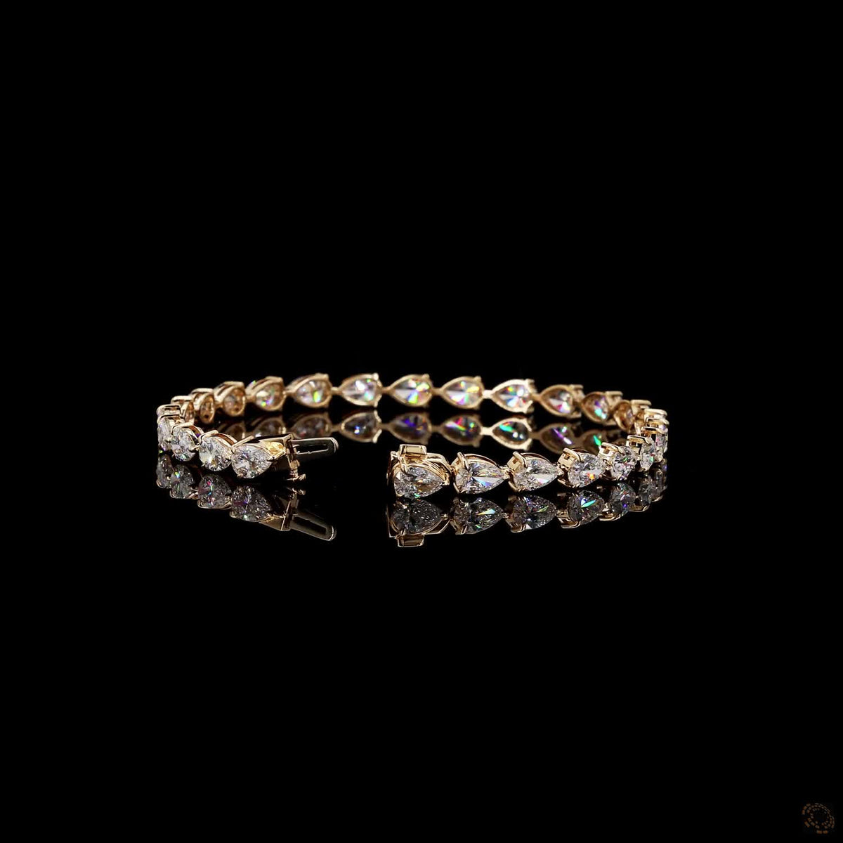 8.84 Ct Horizontal Pear-Shaped Diamond Line Bracelet in Yellow Gold
