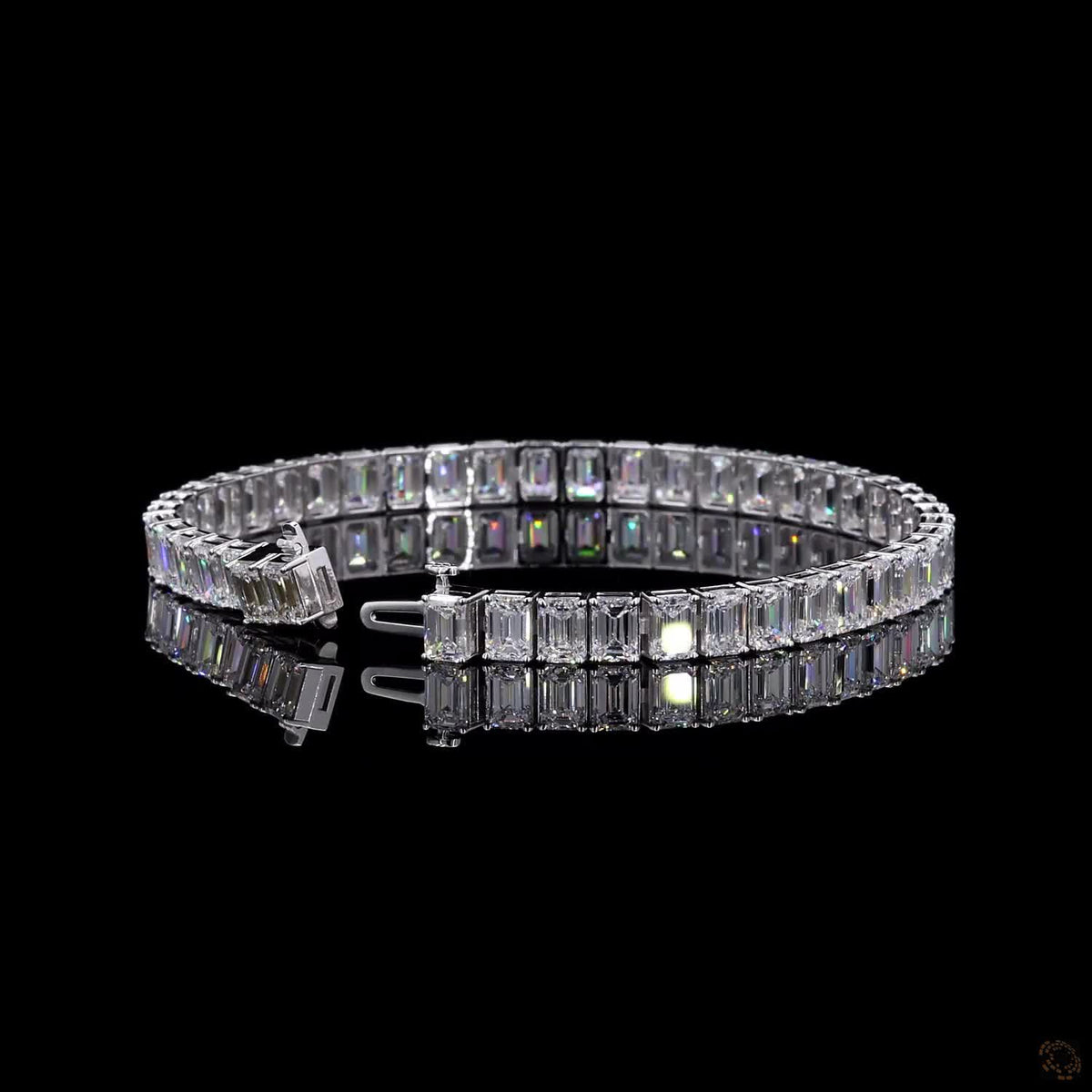 18.1 Ct Emerald Cut Vertical  North-South basket setting orientation