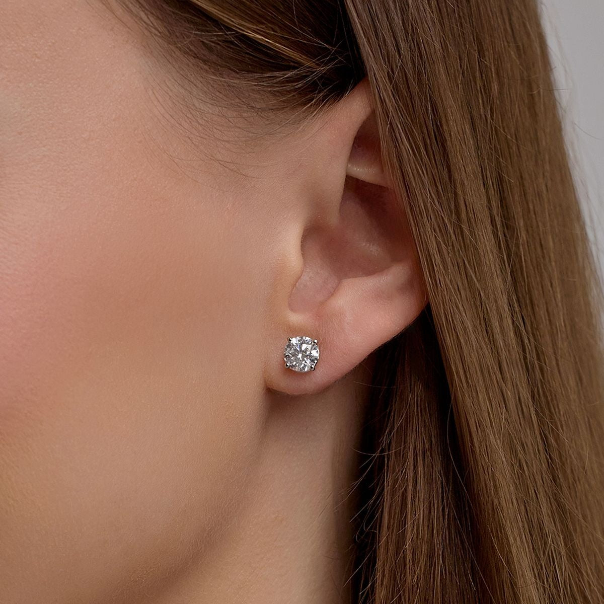 2.00 Ct Round Shap Diamond 4- Prong Near-Colorless Diamonds Stud Earrings