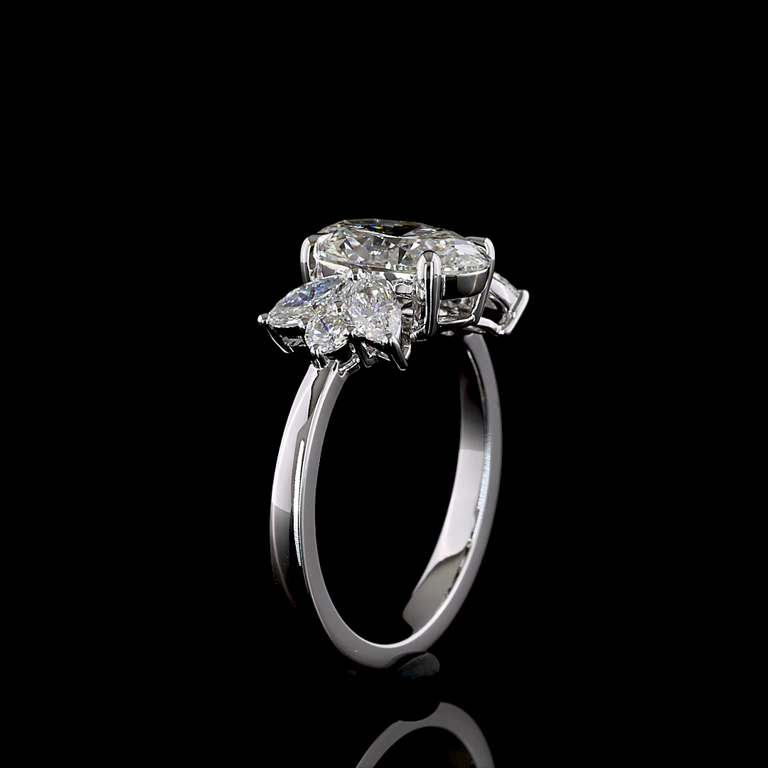 2.61 Cts 14K WHITE GOLD Oval Shape Special Ring