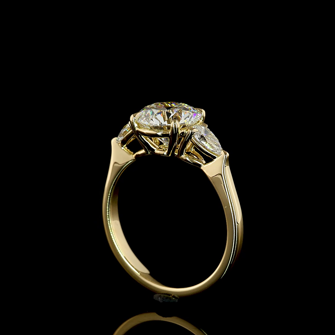 2.71 Cts 14K YELLOW GOLD Round Shape 3 Stones Ring